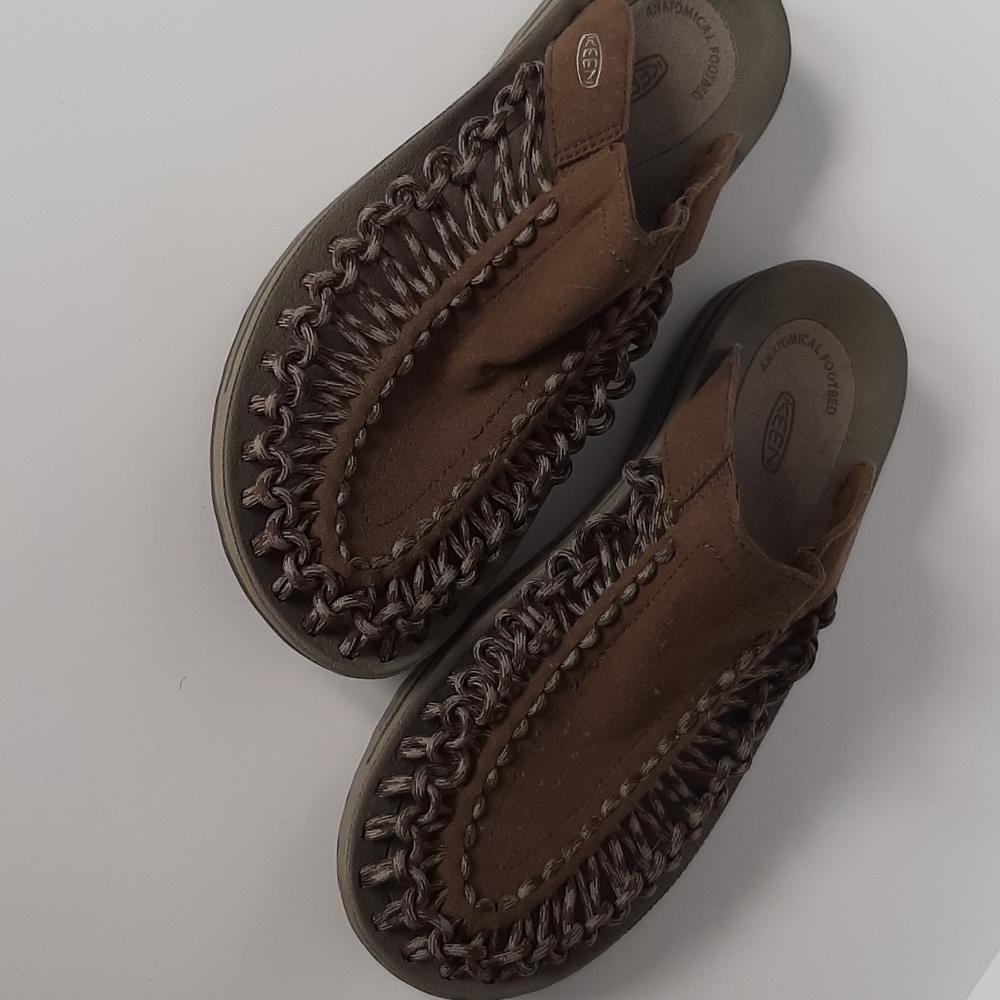 Keen stretch slip-on sandal